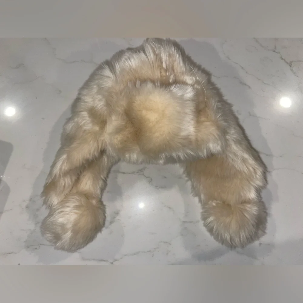 Gap‎ Kids Faux Fur Winter Aviator Cream Hat Size L- XL Ear Flaps Pom poms